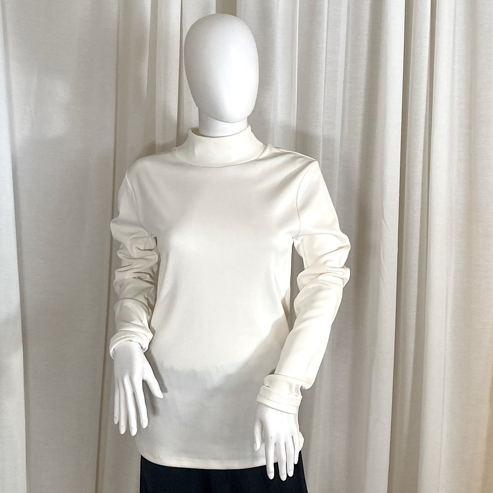 H&M Ribbed Turtleneck in White - Large